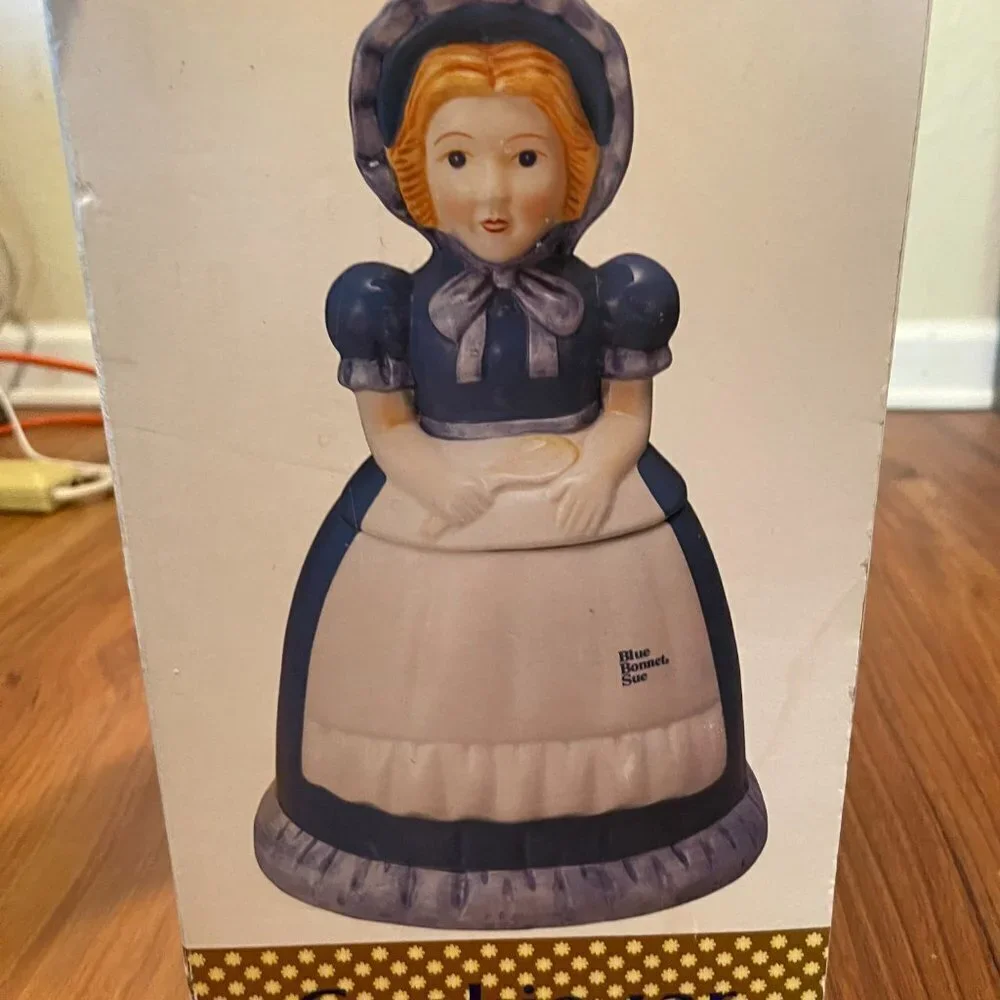 New With Box Vintage Blue Bonnet Ceramic Cookie Jar #92001